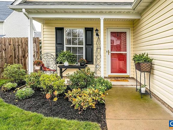 4th image of 212 Inglecress Rd