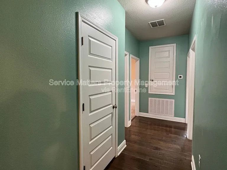 4533 Oak Orchard Cir — Photo 19