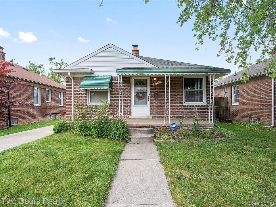 1st image of 860 Mayflower Ave