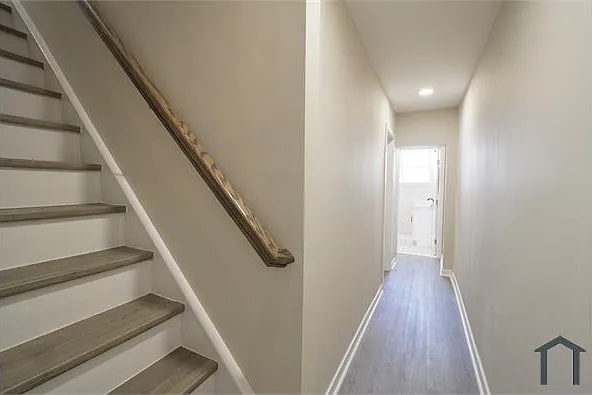 1933 E Albert St — Photo 15