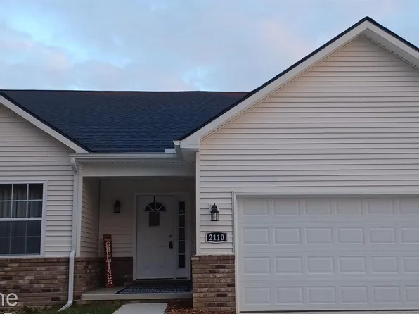 2110 Arbor Creek Dr, Monroe, MI 48162