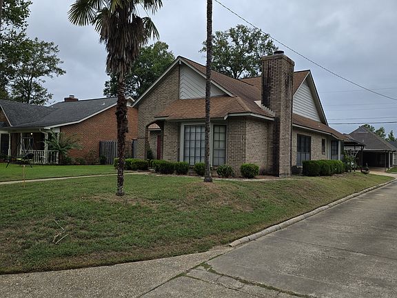 2nd image of 3957 Cedar Ave