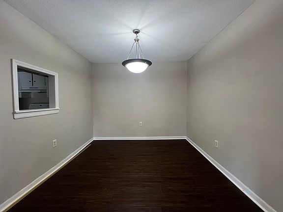3rd image of 500 Umstead Dr #C
