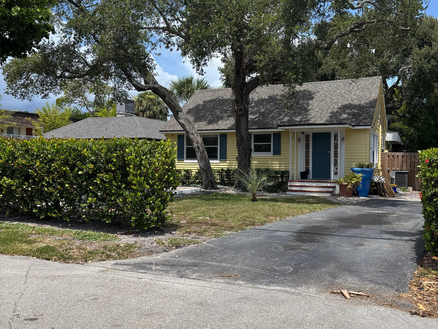 215 E Lantana Road — Photo 2