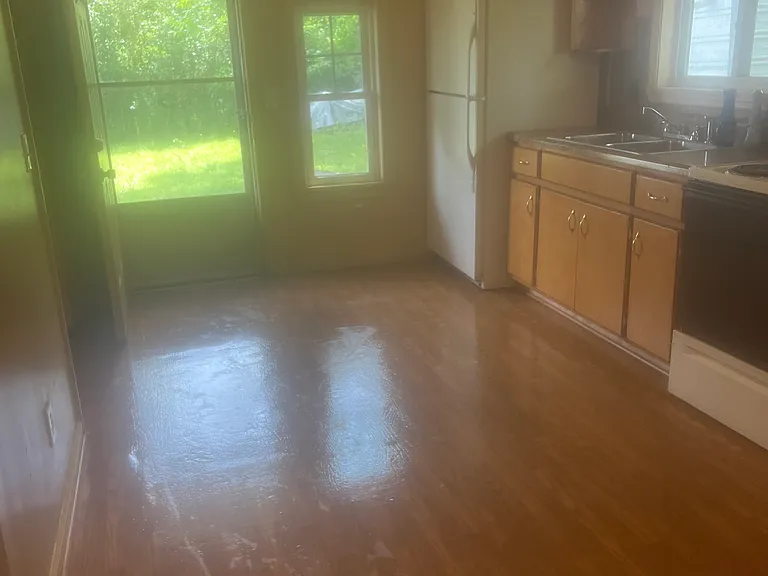 323 Edgefield Ave — Photo 6