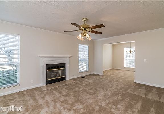 02-LivingRoom