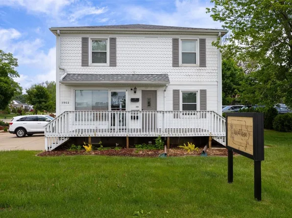 3902 1st Ave NE, Cedar Rapids, IA 52402