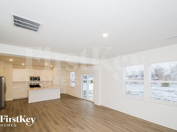 4th image of 812 Penrose Pl