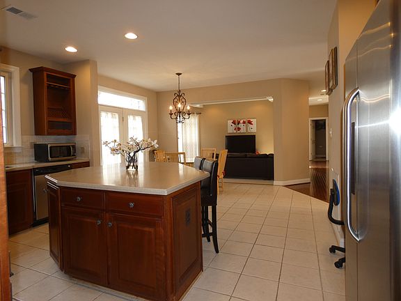 4th image of 12036 Paper Birch Ln