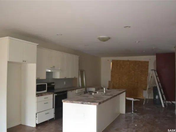417 S AVENUE S, Saskatoon, SK S7M 3A3