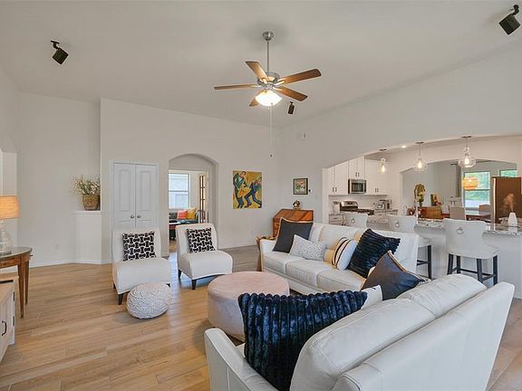 3rd image of 30399 Limber Pines Drive