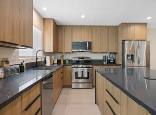 19343 Cohasset St, Reseda, CA 91335