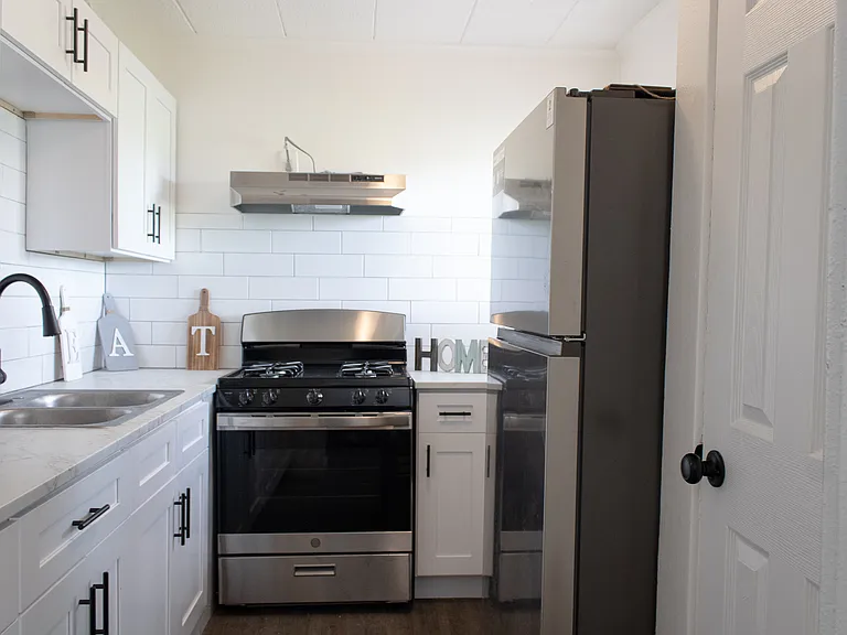 1118 Adams Ave #1SBUILDING-I — Photo 8