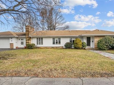 396 Laurel Hill Ave, Cranston, RI, 02920