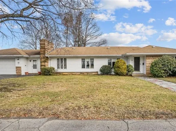 396 Laurel Hill Ave, Cranston, RI 02920