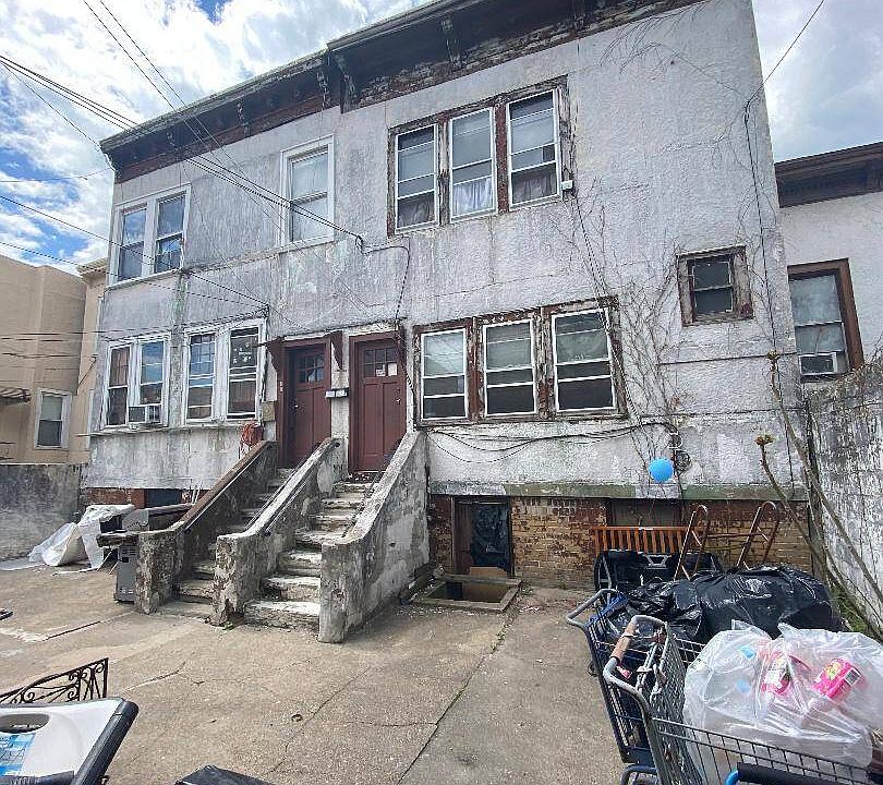 1st image of 2860-64 W 17th St #7
