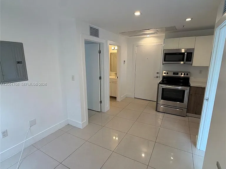 829 SW 18th Ave #211 — Photo 3