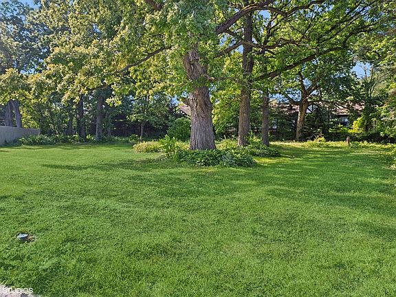 4th image of 917 Lawn Ct