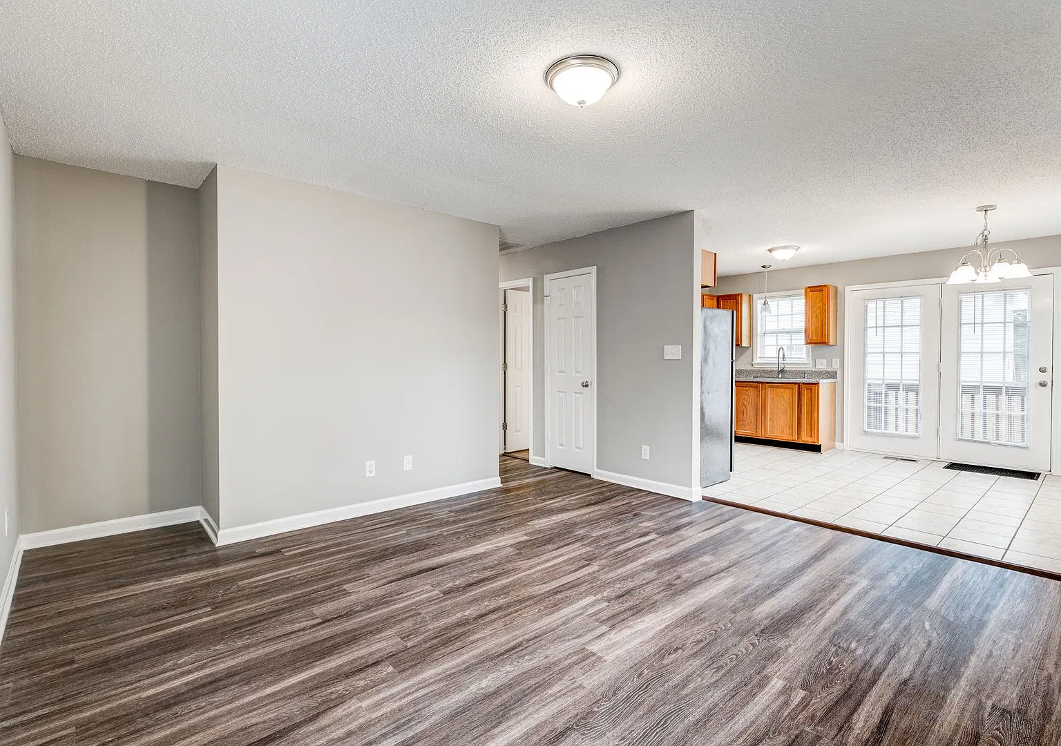 SW Home, Appliances, All Electric, Wrap around Deck! — Photo 4
