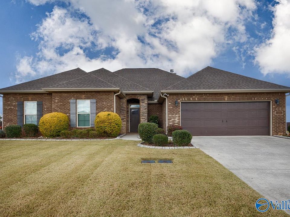 1st image of 16979 Fieldway Cir