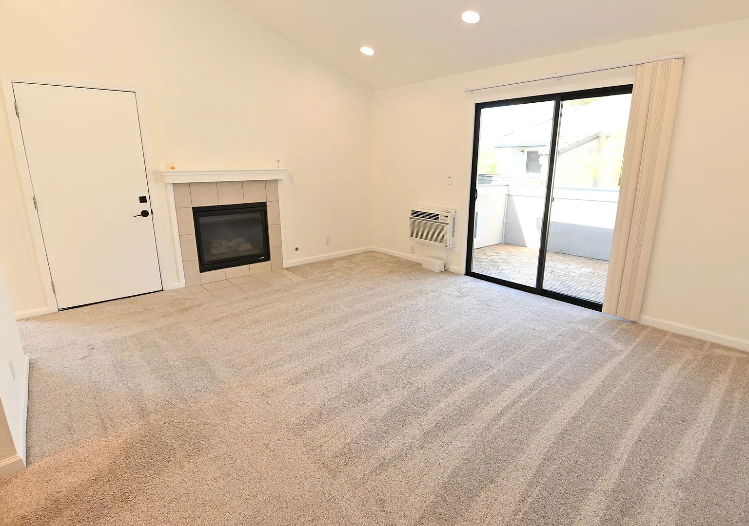 Charming 2BD/2BA Condo located in Beautiful Blossom Valley. — Photo 4