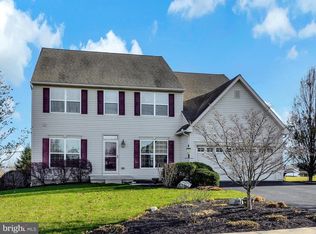320 Willow Dell Ln, Leola, PA 17540