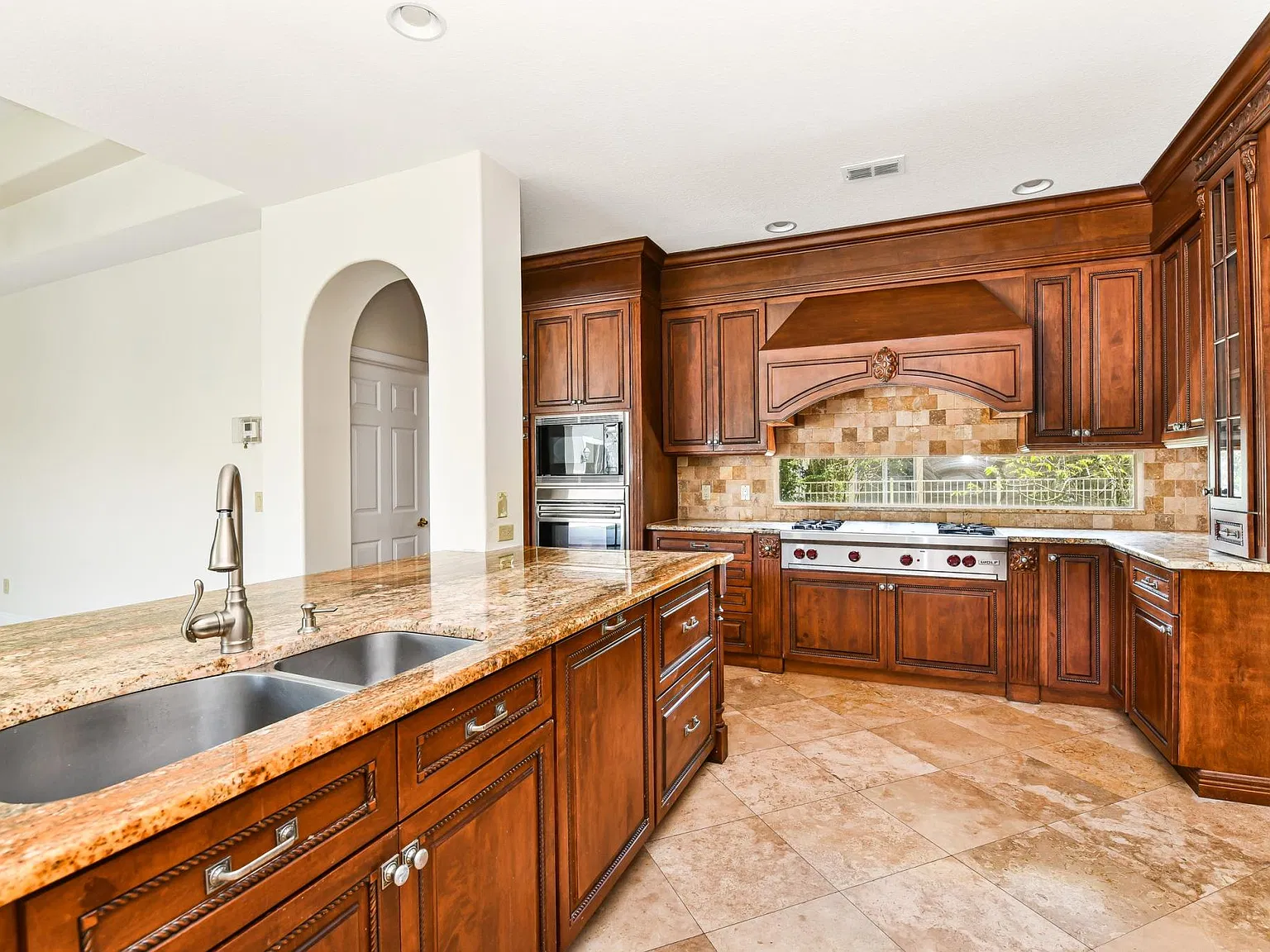 2249 Kettle Dr — Photo 3