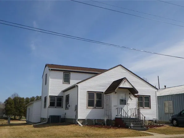 604 5th St, Grundy Center, IA 50638