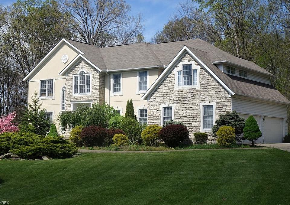 1st image of 111 Oak Hill Cir
