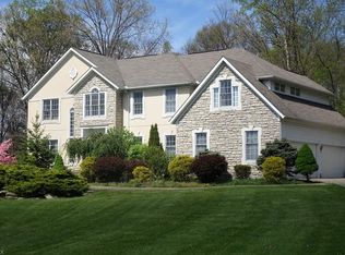 111 Oak Hill Cir, Rootstown, OH 44272