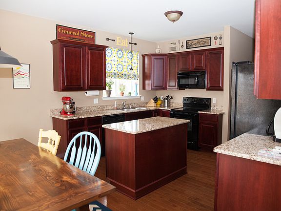 4th image of 8448 Forest Glen Dr