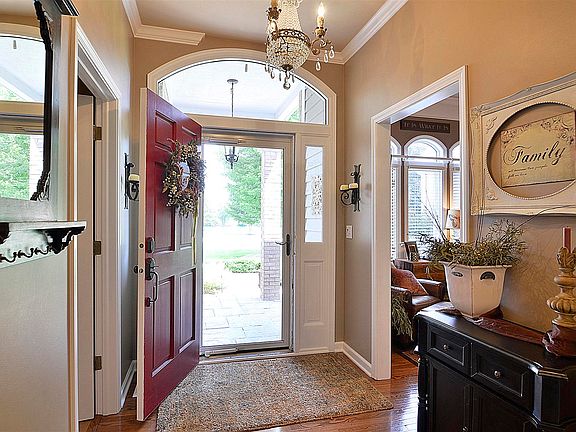 3rd image of 37W377 Heritage Dr