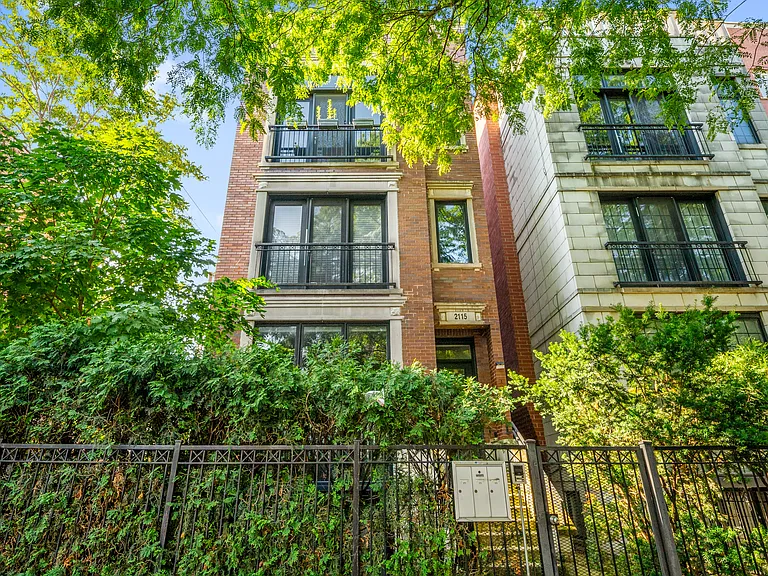 2115 W Crystal St #2 — Photo 2