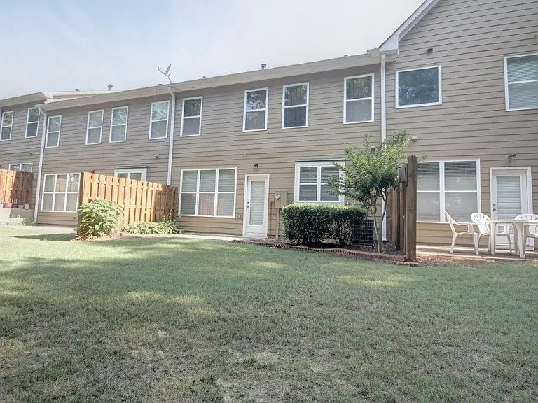 453 Grayson Way — Photo 19