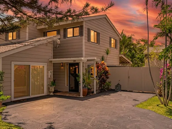 90 Auhana Rd APT 201, Kihei, HI 96753