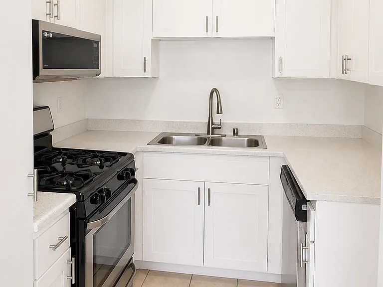 14805 Magnolia Blvd — Photo 2
