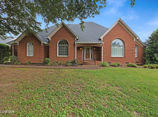 15 Stonehill Cv, Jackson, TN 38305