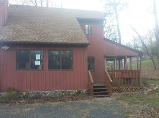 7 Linn Cir, Bushkill, PA 18324