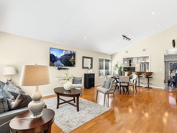 2nd image of 781 Sunbrook Ct