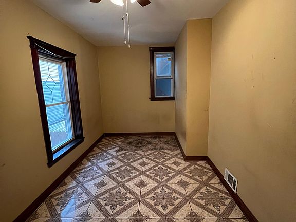 4th image of 2413 S 56th Ct #1
