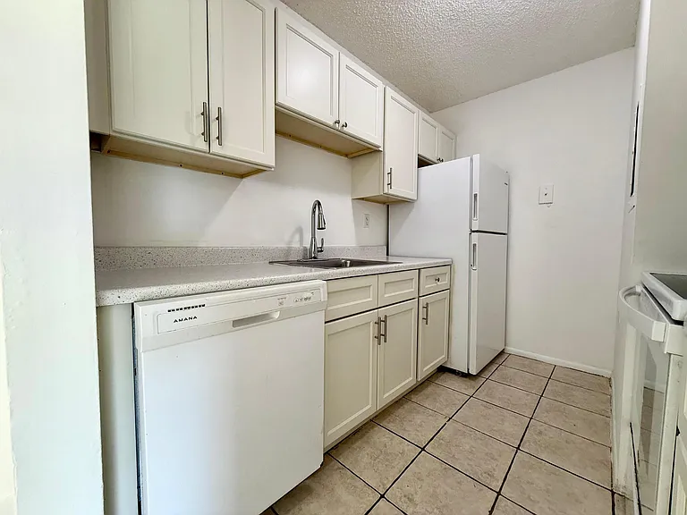 1239 N Benoist Farms Rd #110 — Photo 4