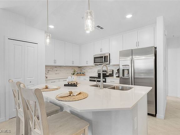 4th image of 14131 Heritage Landing Blvd #828