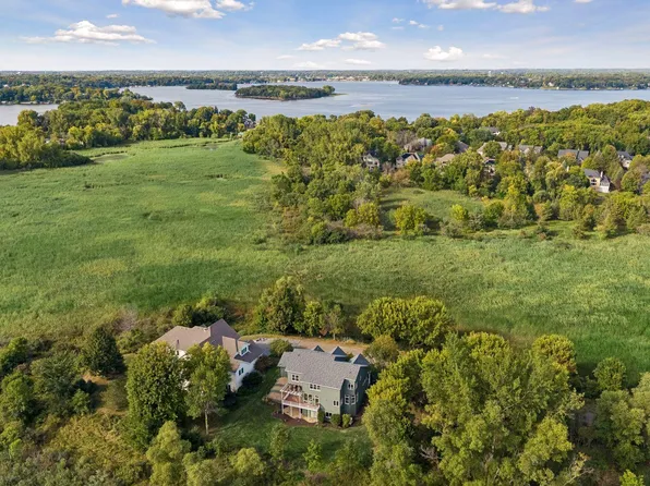 27125 Marsh Pointe Ct, Excelsior, MN 55331