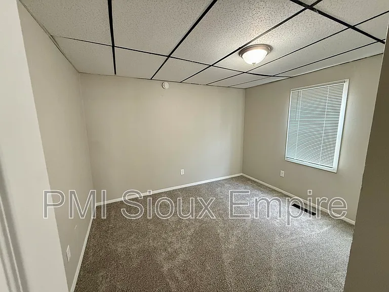 316 N Sherman Ave — Photo 8