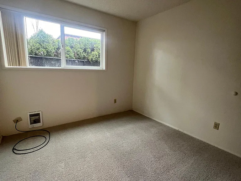 1342 SE Tacoma St — Photo 9