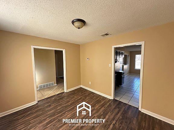 4th image of 6752 Valley Bend Dr