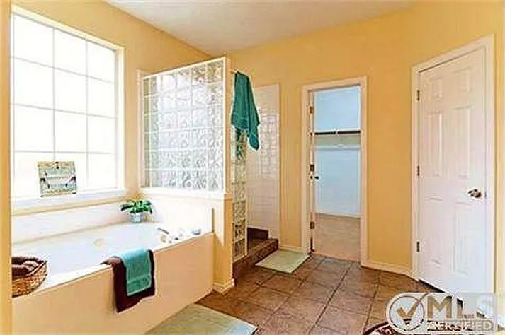 9904 Lakeridge Ct — Photo 14