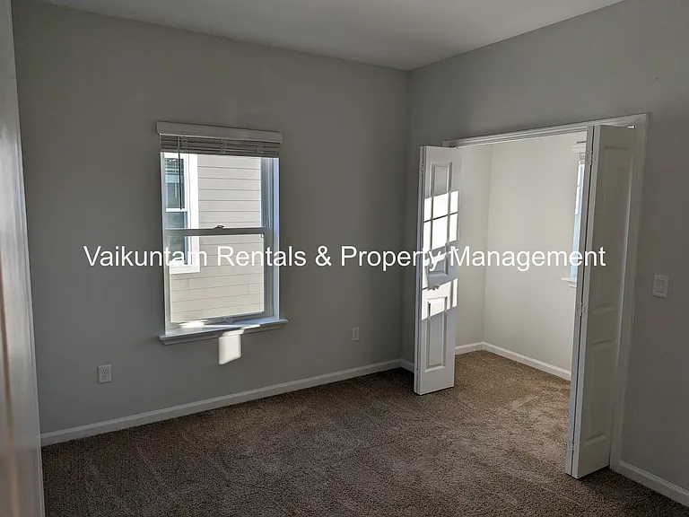 74 Newton Ln — Photo 19