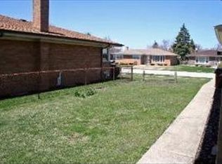 6706 Maple St, Morton Grove, IL