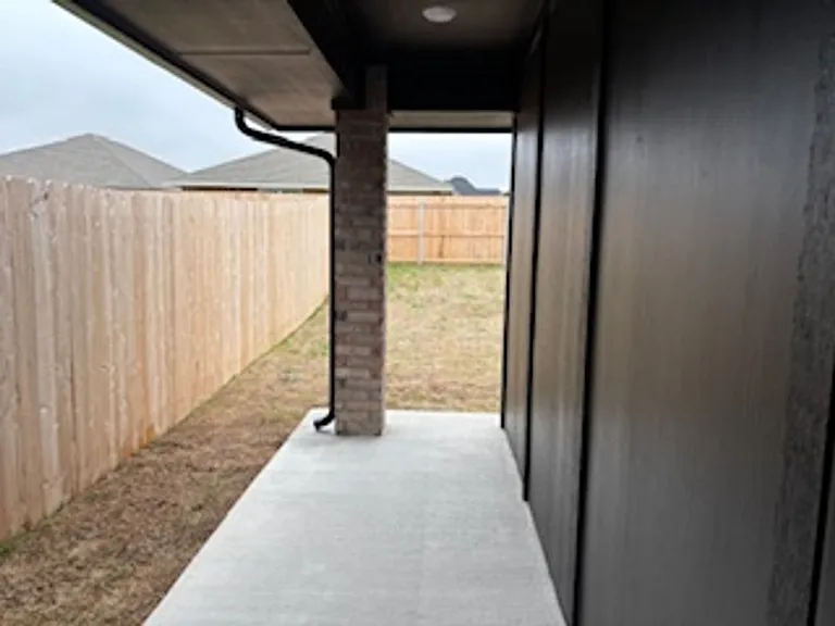 18200 Austin Ct — Photo 14